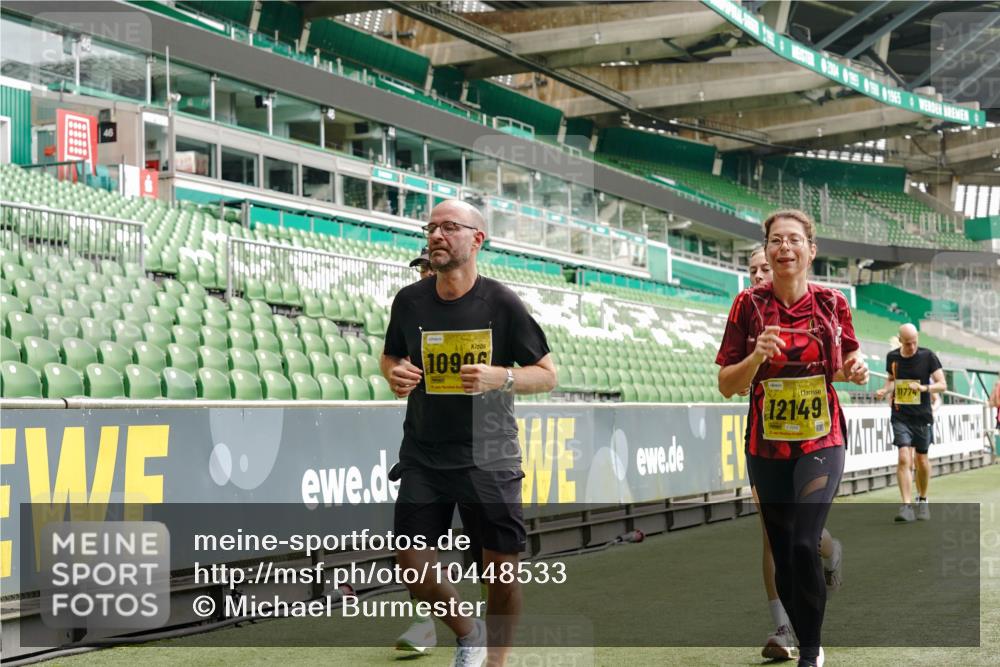 13.09.2026 - 21. swb-Marathon Bremen Michael Burmester http://msf.ph/oto/10448533 13.09.2026 10:30:21 Laufen im Stadion 10141, 10162, 10174, 10183, 10193, 10200, 10218, 10227, 10233, 10253, 10281, 10304, 10334, 10339, 10348, 10359, 10381, 10392, 10426, 10448, 10452, 10467, 10515, 10537, 10585, 10588, 10641, 10652, 10714, 10734, 10757, 10761, 10763, 10764, 10765, 10780, 10808, 10821, 10822, 10825, 10827, 10837, 10838, 10840, 10862, 10863, 10884, 10886, 10887, 10906, 10966, 10984, 11002, 11007, 11038, 11109, 11350, 11379 meine-sportfotos.de