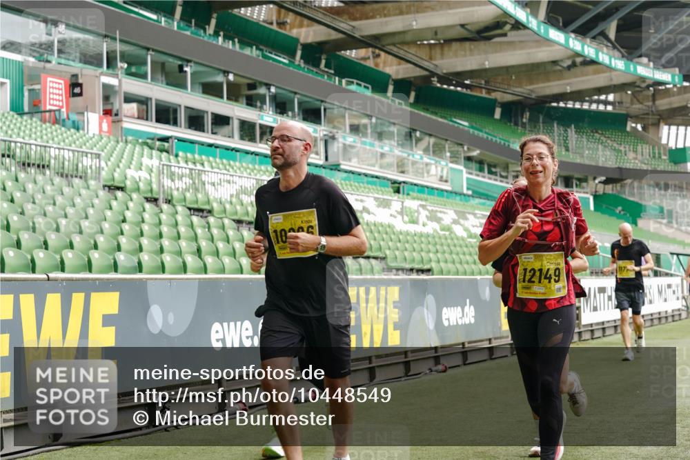 13.09.2026 - 21. swb-Marathon Bremen Michael Burmester http://msf.ph/oto/10448549 13.09.2026 10:30:21 Laufen im Stadion 10141, 10162, 10174, 10183, 10193, 10200, 10218, 10227, 10233, 10253, 10281, 10304, 10334, 10339, 10348, 10359, 10381, 10392, 10426, 10448, 10452, 10467, 10515, 10537, 10585, 10588, 10641, 10652, 10714, 10734, 10757, 10761, 10763, 10764, 10765, 10780, 10808, 10821, 10822, 10825, 10827, 10837, 10838, 10840, 10862, 10863, 10884, 10886, 10887, 10906, 10966, 10984, 11002, 11007, 11038, 11109, 11350, 11379 meine-sportfotos.de