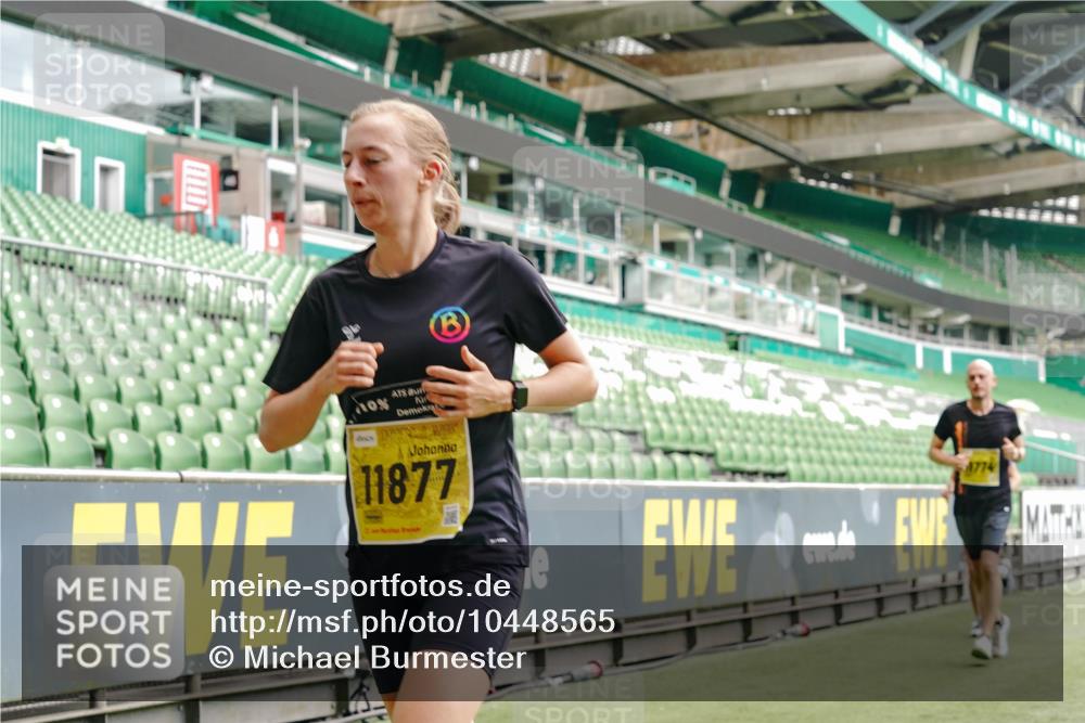 13.09.2026 - 21. swb-Marathon Bremen Michael Burmester http://msf.ph/oto/10448565 13.09.2026 10:30:22 Laufen im Stadion 10141, 10162, 10174, 10183, 10193, 10200, 10218, 10227, 10233, 10253, 10281, 10284, 10304, 10334, 10339, 10348, 10359, 10381, 10392, 10426, 10448, 10452, 10467, 10515, 10537, 10577, 10585, 10588, 10641, 10652, 10685, 10714, 10734, 10757, 10761, 10763, 10764, 10765, 10780, 10808, 10821, 10822, 10825, 10827, 10837, 10838, 10840, 10862, 10863, 10884, 10886, 10887, 10906, 10966, 10984, 11002, 11038, 11109, 11350, 11379 meine-sportfotos.de
