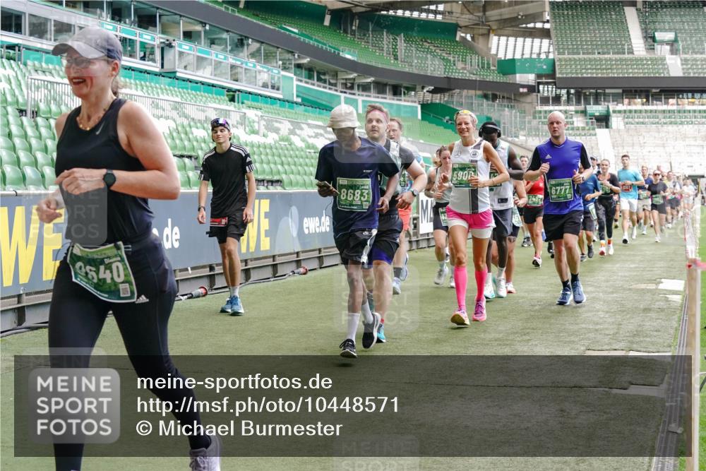 13.09.2026 - 21. swb-Marathon Bremen Michael Burmester http://msf.ph/oto/10448571 13.09.2026 13:08:52 Laufen im Stadion 383, 391, 489, 532, 549, 551, 563, 625, 682, 800, 808, 809, 813, 884, 898, 911, 1025, 1072, 1124, 1150, 1173, 1210, 1285, 1289, 1322, 1364, 1395, 1398, 1532, 1559, 1688, 1831, 1854, 1880, 1899, 2003, 2041, 2208, 2215, 2229, 2243, 2283, 2366, 2380, 2405, 2413, 2429, 2441, 2467, 2471, 2492, 2525, 2565, 2611, 2635, 2692, 2727, 2782, 2802, 2823, 2831, 2841, 2866, 2897, 2930, 2931, 2941, 2949, 3032, 3316, 3327, 3333, 3398, 3437, 3707, 3769, 109 meine-sportfotos.de