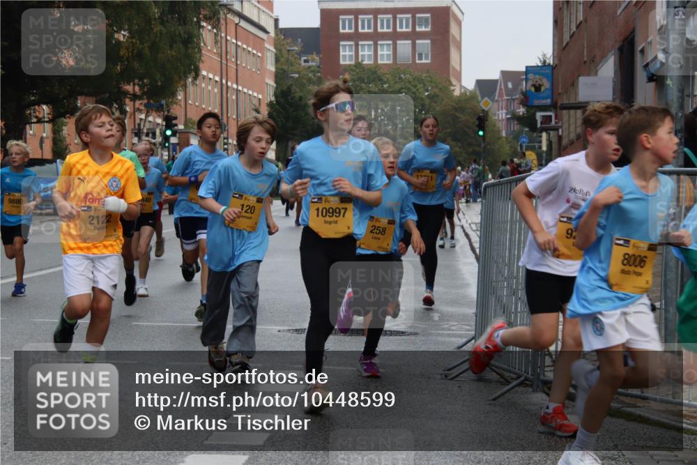 13.09.2026 - Kiel Lauf Markus Tischler http://msf.ph/oto/10448599 13.09.2026 08:53:29 Fleethörn 9880, 2122, 840, 120, 98, 10997, 39, 258, 9, 8006 meine-sportfotos.de