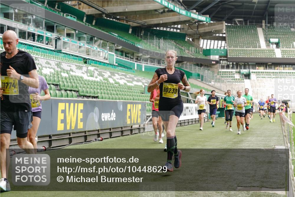 13.09.2026 - 21. swb-Marathon Bremen Michael Burmester http://msf.ph/oto/10448629 13.09.2026 10:30:25 Laufen im Stadion 10141, 10162, 10174, 10183, 10193, 10200, 10218, 10227, 10233, 10253, 10281, 10284, 10304, 10334, 10339, 10348, 10359, 10381, 10392, 10426, 10448, 10452, 10467, 10515, 10537, 10577, 10585, 10588, 10641, 10652, 10684, 10685, 10714, 10734, 10757, 10761, 10763, 10764, 10765, 10780, 10808, 10821, 10822, 10825, 10827, 10837, 10838, 10840, 10862, 10863, 10884, 10886, 10887, 10906, 10966, 10984, 11002, 11038, 11109, 11350, 11379 meine-sportfotos.de