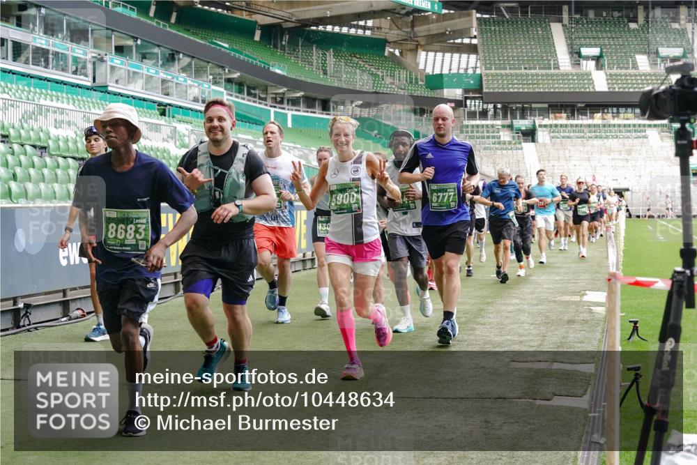13.09.2026 - 21. swb-Marathon Bremen Michael Burmester http://msf.ph/oto/10448634 13.09.2026 13:08:53 Laufen im Stadion 383, 391, 489, 532, 549, 551, 563, 625, 682, 800, 808, 809, 813, 884, 898, 911, 1025, 1072, 1124, 1150, 1173, 1210, 1285, 1289, 1322, 1364, 1395, 1398, 1532, 1559, 1688, 1831, 1854, 1880, 1899, 2003, 2041, 2208, 2215, 2229, 2243, 2283, 2366, 2380, 2405, 2413, 2429, 2441, 2467, 2471, 2492, 2525, 2565, 2611, 2635, 2692, 2727, 2782, 2802, 2823, 2831, 2841, 2866, 2897, 2930, 2931, 2941, 2949, 3032, 3316, 3327, 3333, 3398, 3437, 3707, 3769, 109 meine-sportfotos.de