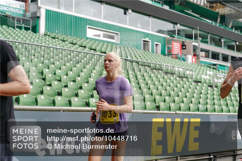 13.09.2026 - 21. swb-Marathon Bremen Michael Burmester http://msf.ph/oto/10448716 13.09.2026 10:30:27 Laufen im Stadion 10141, 10162, 10174, 10183, 10193, 10218, 10227, 10233, 10253, 10281, 10284, 10304, 10334, 10339, 10359, 10381, 10392, 10426, 10448, 10452, 10467, 10515, 10537, 10577, 10585, 10588, 10641, 10652, 10684, 10685, 10714, 10734, 10757, 10761, 10763, 10764, 10765, 10780, 10808, 10821, 10822, 10825, 10827, 10837, 10838, 10840, 10862, 10863, 10884, 10886, 10887, 10906, 10966, 10984, 11002, 11038, 11109, 11350, 11379 meine-sportfotos.de