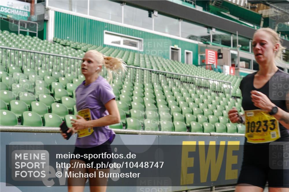 13.09.2026 - 21. swb-Marathon Bremen Michael Burmester http://msf.ph/oto/10448747 13.09.2026 10:30:27 Laufen im Stadion 10141, 10162, 10174, 10183, 10193, 10218, 10227, 10233, 10253, 10281, 10284, 10304, 10334, 10339, 10359, 10381, 10392, 10426, 10448, 10452, 10467, 10515, 10537, 10577, 10585, 10588, 10641, 10652, 10684, 10685, 10714, 10734, 10757, 10761, 10763, 10764, 10765, 10780, 10808, 10821, 10822, 10825, 10827, 10837, 10838, 10840, 10862, 10863, 10884, 10886, 10887, 10906, 10966, 10984, 11002, 11038, 11109, 11350, 11379 meine-sportfotos.de
