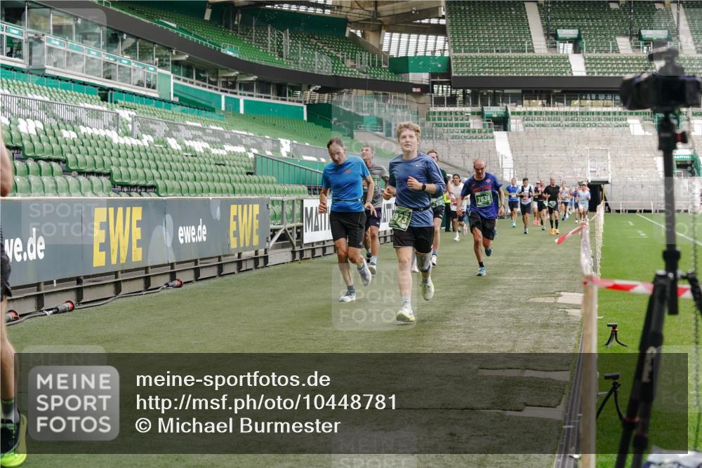 13.09.2026 - 21. swb-Marathon Bremen Michael Burmester http://msf.ph/oto/10448781 13.09.2026 12:47:59 Laufen im Stadion 382, 384, 604, 621, 826, 868, 889, 1349, 1554, 1872, 1925, 2021, 2266, 2538, 2605, 2646, 2844, 2956, 3110, 3118, 3127, 3196, 3242, 3284, 3297, 3424, 3466, 3520, 3794, 3910, 4025, 4236, 4239, 4614, 4712, 4729, 4732, 4777, 4808, 4992, 5725, 5803, 5976, 6025, 6053, 6058, 6686, 6708, 6784, 6815, 6951, 7064, 7102, 7399, 7538, 7636, 7803, 7814, 7871, 8060, 8334, 8611, 8621, 8706, 8877, 8973, 8980, 8981, 8983, 9010, 9035, 9061, 9429, 9544, 9689, 9813, 9918 meine-sportfotos.de