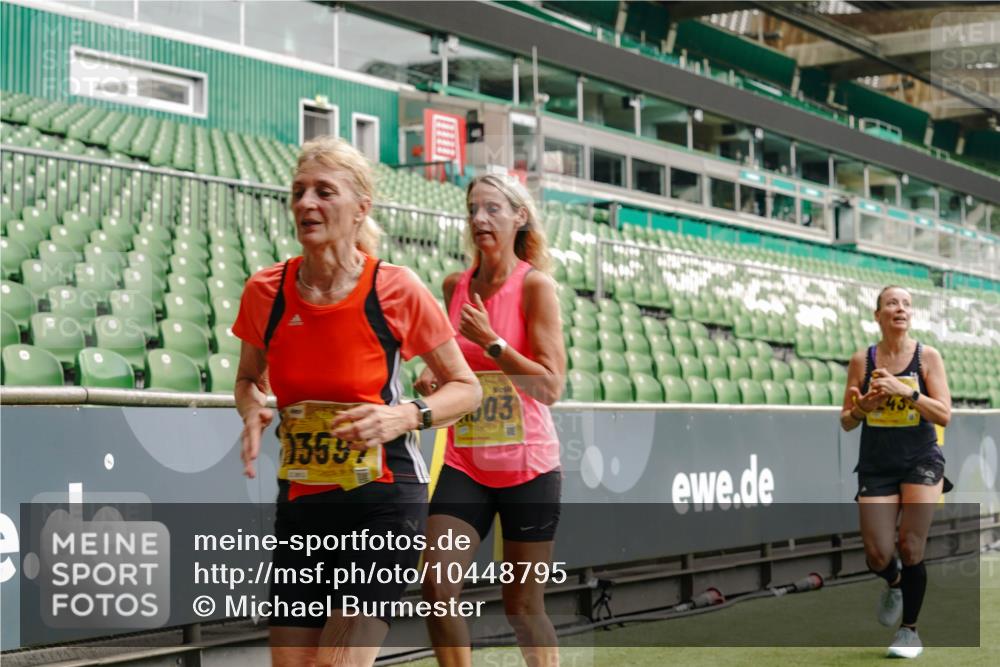 13.09.2026 - 21. swb-Marathon Bremen Michael Burmester http://msf.ph/oto/10448795 13.09.2026 10:30:28 Laufen im Stadion 10141, 10162, 10174, 10183, 10193, 10218, 10227, 10233, 10253, 10281, 10284, 10304, 10334, 10339, 10359, 10381, 10392, 10426, 10448, 10452, 10467, 10515, 10537, 10577, 10585, 10588, 10641, 10652, 10684, 10685, 10714, 10734, 10757, 10761, 10763, 10764, 10765, 10780, 10808, 10821, 10822, 10825, 10827, 10837, 10838, 10840, 10862, 10863, 10884, 10886, 10887, 10906, 10966, 10984, 11002, 11038, 11109, 11350, 11379 meine-sportfotos.de