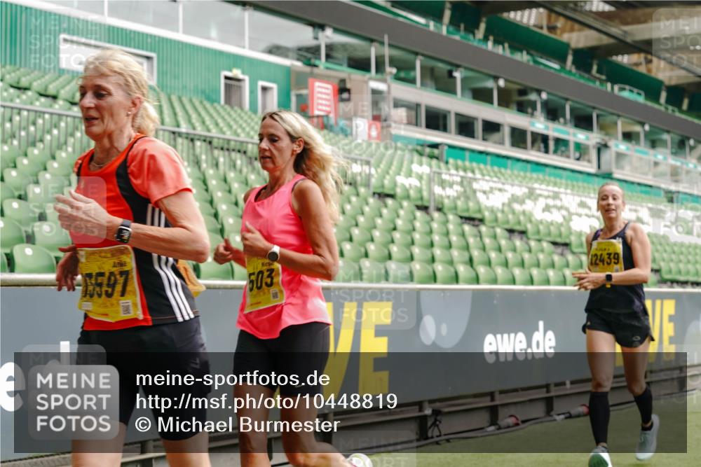13.09.2026 - 21. swb-Marathon Bremen Michael Burmester http://msf.ph/oto/10448819 13.09.2026 10:30:29 Laufen im Stadion 10141, 10162, 10174, 10183, 10193, 10218, 10227, 10233, 10253, 10281, 10284, 10304, 10334, 10339, 10359, 10381, 10392, 10426, 10448, 10452, 10467, 10479, 10515, 10537, 10577, 10585, 10588, 10641, 10652, 10684, 10685, 10714, 10734, 10757, 10761, 10763, 10764, 10765, 10780, 10808, 10821, 10822, 10825, 10827, 10837, 10838, 10840, 10862, 10863, 10884, 10886, 10887, 10906, 10966, 10984, 11002, 11038, 11109, 11350, 11379 meine-sportfotos.de