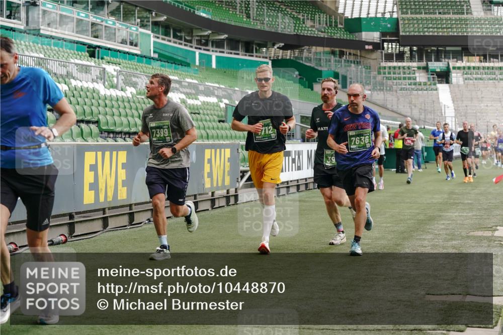 13.09.2026 - 21. swb-Marathon Bremen Michael Burmester http://msf.ph/oto/10448870 13.09.2026 12:48:02 Laufen im Stadion 382, 384, 621, 826, 868, 889, 1349, 1554, 1872, 1925, 2021, 2266, 2538, 2605, 2646, 2844, 2956, 3110, 3118, 3127, 3196, 3242, 3284, 3297, 3424, 3466, 3520, 3794, 3910, 4025, 4236, 4239, 4614, 4712, 4729, 4732, 4777, 4808, 4992, 5725, 5803, 5976, 6025, 6053, 6058, 6686, 6708, 6784, 6815, 6951, 7064, 7102, 7399, 7538, 7636, 7803, 7814, 7871, 8060, 8334, 8611, 8621, 8706, 8877, 8973, 8980, 8981, 8983, 9010, 9035, 9061, 9429, 9544, 9689, 9813, 9918 meine-sportfotos.de