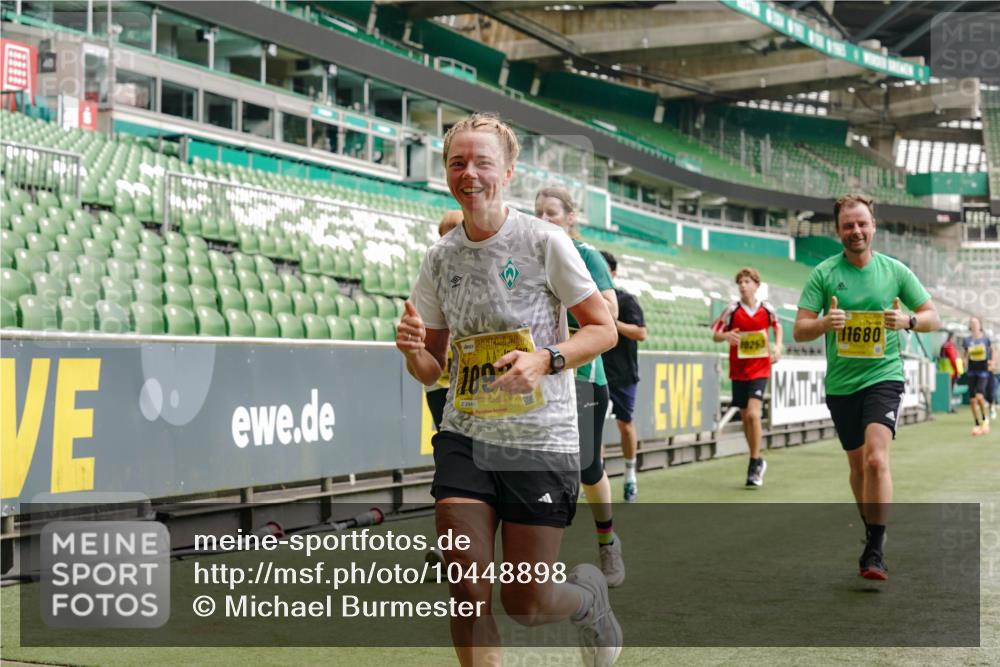 13.09.2026 - 21. swb-Marathon Bremen Michael Burmester http://msf.ph/oto/10448898 13.09.2026 10:30:30 Laufen im Stadion 10141, 10162, 10174, 10183, 10193, 10218, 10227, 10233, 10253, 10281, 10284, 10304, 10334, 10339, 10359, 10381, 10392, 10426, 10448, 10452, 10467, 10479, 10515, 10537, 10577, 10585, 10588, 10641, 10652, 10684, 10685, 10714, 10734, 10757, 10761, 10763, 10764, 10765, 10780, 10808, 10821, 10822, 10825, 10827, 10837, 10838, 10840, 10862, 10863, 10884, 10886, 10887, 10906, 10966, 10984, 11002, 11038, 11109, 11350, 11379 meine-sportfotos.de