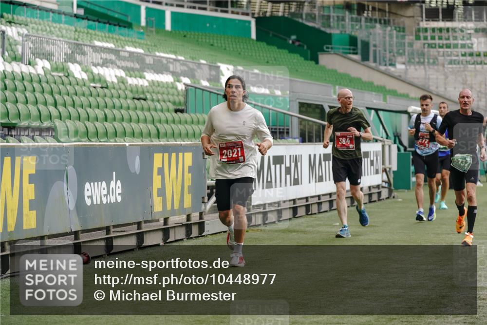 13.09.2026 - 21. swb-Marathon Bremen Michael Burmester http://msf.ph/oto/10448977 13.09.2026 12:48:07 Laufen im Stadion 382, 384, 572, 621, 826, 868, 889, 1349, 1554, 1872, 1925, 2266, 2538, 2605, 2646, 2844, 2956, 3110, 3118, 3127, 3196, 3242, 3276, 3284, 3297, 3424, 3466, 3520, 3794, 3910, 4025, 4082, 4239, 4614, 4712, 4729, 4732, 4777, 4808, 4992, 5424, 5725, 5803, 5976, 6025, 6053, 6058, 6686, 6708, 6784, 6815, 6951, 7064, 7102, 7399, 7538, 7636, 7803, 7814, 7871, 7876, 8060, 8334, 8611, 8621, 8706, 8877, 8973, 8980, 8981, 9010, 9035, 9061, 9429, 9689, 9813, 9918 meine-sportfotos.de
