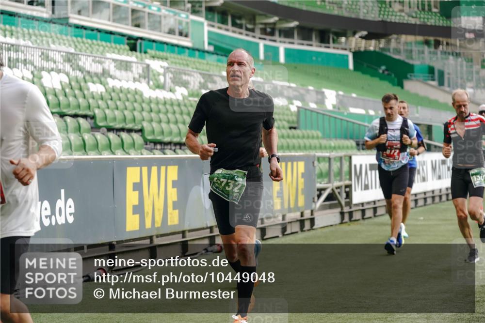 13.09.2026 - 21. swb-Marathon Bremen Michael Burmester http://msf.ph/oto/10449048 13.09.2026 12:48:11 Laufen im Stadion 382, 384, 572, 621, 826, 868, 889, 1349, 1554, 1872, 1925, 2266, 2538, 2605, 2646, 2844, 2956, 3110, 3118, 3127, 3196, 3242, 3276, 3284, 3297, 3424, 3466, 3520, 3794, 3910, 4025, 4082, 4239, 4614, 4712, 4729, 4732, 4808, 4992, 5424, 5517, 5725, 5803, 5976, 6025, 6053, 6058, 6686, 6708, 6784, 6951, 7064, 7102, 7399, 7538, 7636, 7803, 7814, 7871, 7876, 8060, 8334, 8611, 8621, 8706, 8877, 8973, 8980, 8981, 9010, 9035, 9061, 9429, 9689, 9813, 9918 meine-sportfotos.de