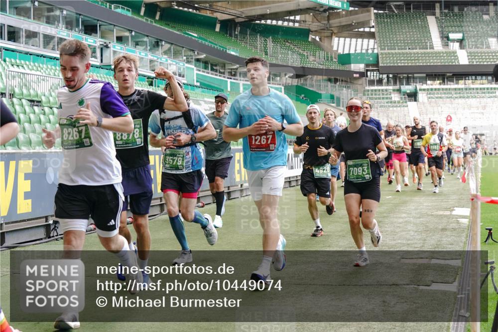 13.09.2026 - 21. swb-Marathon Bremen Michael Burmester http://msf.ph/oto/10449074 13.09.2026 13:09:00 Laufen im Stadion 164, 383, 391, 532, 549, 551, 563, 625, 800, 808, 809, 813, 884, 898, 911, 1025, 1072, 1124, 1150, 1173, 1210, 1285, 1289, 1322, 1364, 1395, 1398, 1532, 1559, 1688, 1831, 1880, 1899, 2003, 2041, 2208, 2215, 2229, 2232, 2243, 2366, 2380, 2405, 2413, 2429, 2441, 2467, 2471, 2492, 2525, 2565, 2573, 2594, 2611, 2635, 2692, 2727, 2782, 2802, 2823, 2831, 2841, 2866, 2897, 2930, 2931, 2941, 2949, 3032, 3316, 3327, 3333, 3398, 3437, 3707, 3769, 109 meine-sportfotos.de