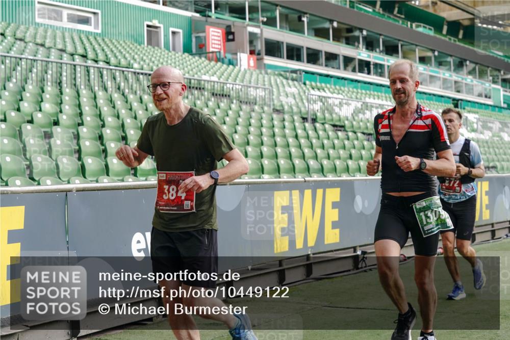 13.09.2026 - 21. swb-Marathon Bremen Michael Burmester http://msf.ph/oto/10449122 13.09.2026 12:48:14 Laufen im Stadion 382, 384, 572, 621, 826, 868, 889, 1349, 1554, 1872, 1925, 2266, 2287, 2538, 2605, 2646, 2844, 2956, 3110, 3118, 3127, 3242, 3276, 3284, 3297, 3424, 3466, 3520, 3794, 3910, 4025, 4082, 4239, 4614, 4712, 4729, 4732, 4808, 4898, 4992, 5424, 5517, 5725, 5803, 5976, 6025, 6053, 6058, 6686, 6708, 6784, 6951, 7064, 7102, 7399, 7538, 7636, 7803, 7814, 7871, 7876, 8060, 8334, 8611, 8621, 8706, 8877, 8973, 8980, 8981, 9010, 9035, 9061, 9429, 9689, 9918 meine-sportfotos.de