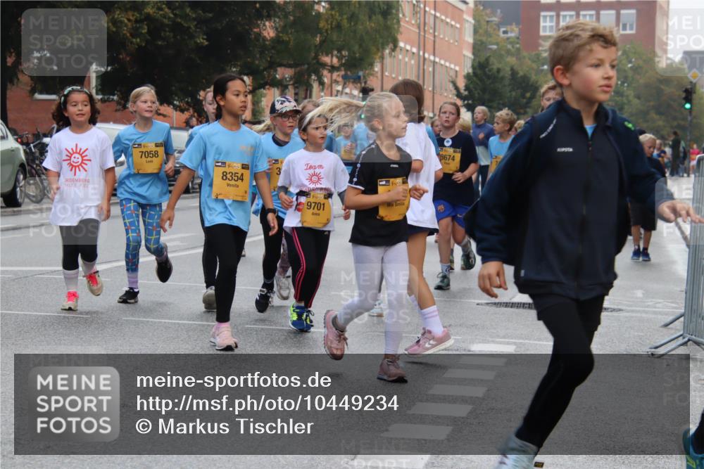 13.09.2026 - Kiel Lauf Markus Tischler http://msf.ph/oto/10449234 13.09.2026 08:57:08 Fleethörn 7058, 38, 8354, 38, 9701, 8674 meine-sportfotos.de