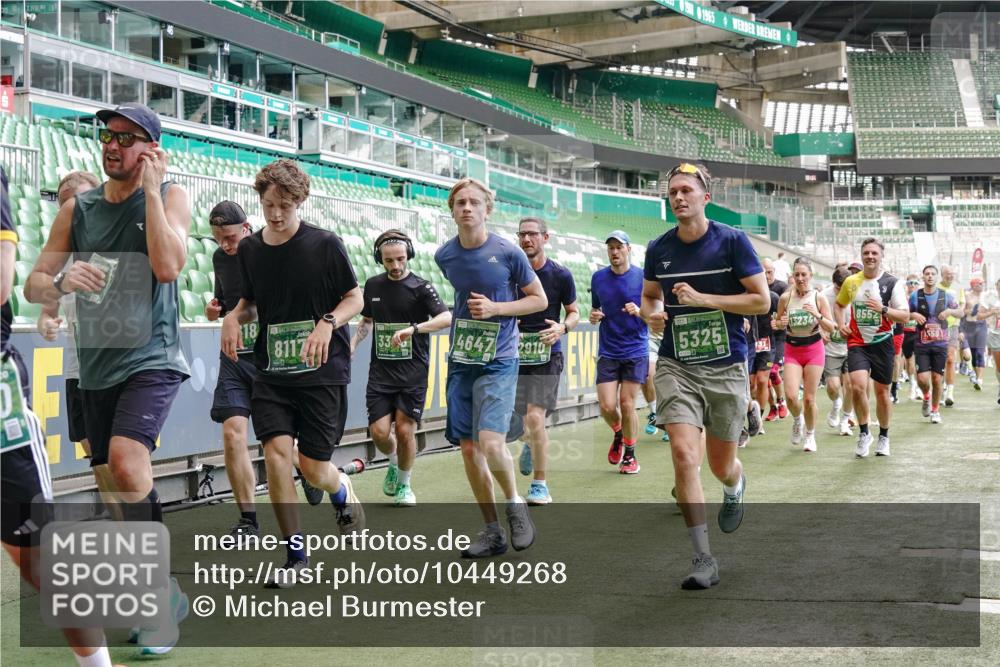 13.09.2026 - 21. swb-Marathon Bremen Michael Burmester http://msf.ph/oto/10449268 13.09.2026 13:09:03 Laufen im Stadion 164, 383, 391, 448, 532, 549, 551, 563, 625, 800, 808, 809, 813, 884, 898, 911, 1025, 1072, 1124, 1150, 1210, 1285, 1289, 1322, 1364, 1395, 1398, 1559, 1688, 1831, 1880, 1899, 2003, 2041, 2208, 2215, 2229, 2232, 2243, 2366, 2380, 2405, 2413, 2429, 2441, 2467, 2471, 2492, 2525, 2565, 2573, 2594, 2611, 2635, 2692, 2727, 2782, 2802, 2823, 2831, 2841, 2866, 2897, 2930, 2931, 2941, 3032, 3316, 3327, 3333, 3398, 3437, 3707, 3769, 109 meine-sportfotos.de