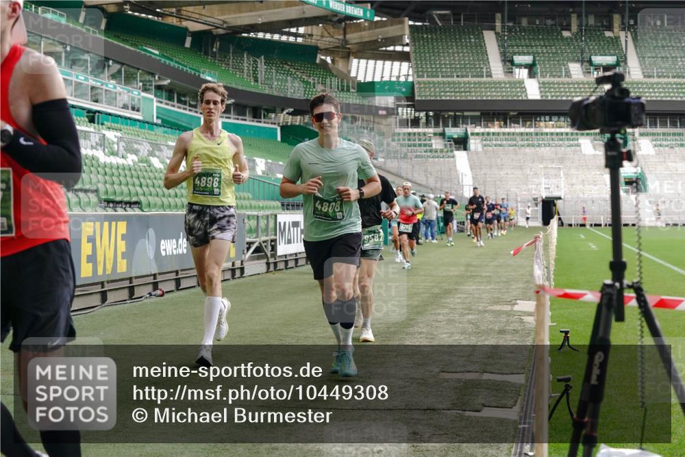 13.09.2026 - 21. swb-Marathon Bremen Michael Burmester http://msf.ph/oto/10449308 13.09.2026 12:48:21 Laufen im Stadion 382, 384, 524, 572, 621, 826, 868, 889, 1349, 1554, 1872, 1925, 2266, 2287, 2538, 2605, 2646, 2844, 2956, 3110, 3118, 3127, 3197, 3242, 3276, 3284, 3297, 3424, 3466, 3520, 3794, 3910, 4025, 4082, 4239, 4614, 4712, 4729, 4732, 4808, 4898, 4992, 5424, 5517, 5725, 5803, 5976, 6025, 6058, 6692, 6708, 6784, 6951, 7064, 7102, 7399, 7538, 7636, 7803, 7871, 7876, 8060, 8611, 8621, 8706, 8877, 8973, 8980, 8981, 9010, 9035, 9061, 9429, 9689, 9918 meine-sportfotos.de