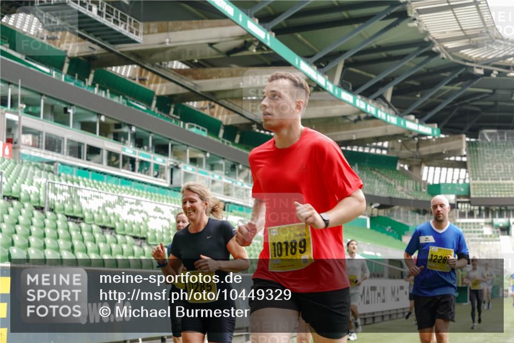 13.09.2026 - 21. swb-Marathon Bremen Michael Burmester http://msf.ph/oto/10449329 13.09.2026 10:30:40 Laufen im Stadion 10141, 10146, 10162, 10174, 10183, 10193, 10218, 10222, 10227, 10233, 10253, 10281, 10284, 10304, 10334, 10339, 10359, 10381, 10392, 10426, 10448, 10452, 10467, 10471, 10478, 10479, 10515, 10537, 10577, 10579, 10585, 10588, 10626, 10641, 10652, 10684, 10685, 10708, 10714, 10734, 10757, 10761, 10764, 10765, 10780, 10808, 10821, 10822, 10825, 10827, 10837, 10838, 10862, 10863, 10884, 10886, 10887, 10906, 10966, 10984, 11002, 11038, 11109, 11350, 11379 meine-sportfotos.de