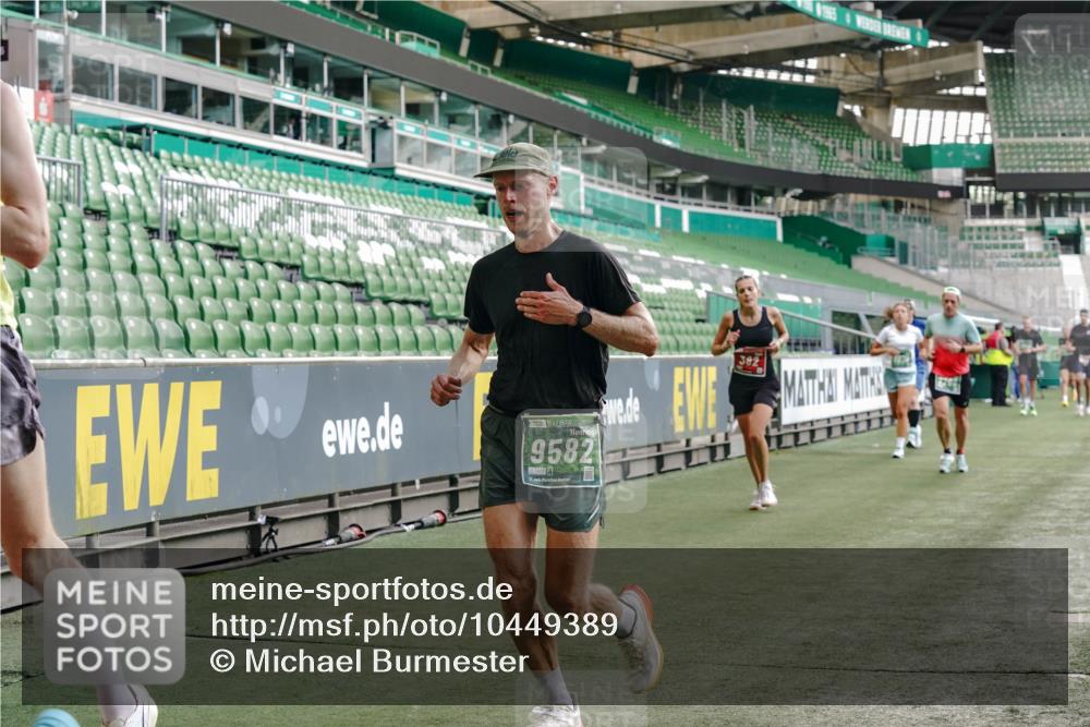 13.09.2026 - 21. swb-Marathon Bremen Michael Burmester http://msf.ph/oto/10449389 13.09.2026 12:48:23 Laufen im Stadion 382, 384, 524, 572, 621, 826, 868, 889, 1349, 1554, 1723, 1872, 1925, 2266, 2287, 2538, 2605, 2646, 2844, 2956, 3110, 3118, 3127, 3197, 3242, 3276, 3284, 3297, 3424, 3466, 3520, 3794, 3910, 4025, 4082, 4239, 4614, 4712, 4729, 4732, 4808, 4898, 4992, 5424, 5517, 5648, 5725, 5803, 5976, 6025, 6058, 6692, 6708, 6784, 6951, 7064, 7102, 7399, 7538, 7636, 7803, 7871, 7876, 8060, 8611, 8621, 8706, 8877, 8973, 8980, 8981, 9010, 9035, 9061, 9429, 9689, 9918 meine-sportfotos.de