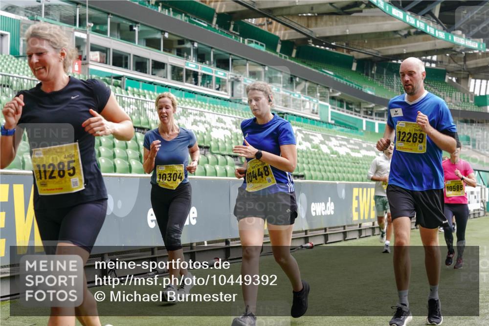 13.09.2026 - 21. swb-Marathon Bremen Michael Burmester http://msf.ph/oto/10449392 13.09.2026 10:30:41 Laufen im Stadion 10141, 10146, 10162, 10174, 10193, 10218, 10222, 10227, 10233, 10253, 10281, 10284, 10304, 10334, 10339, 10359, 10381, 10392, 10426, 10448, 10452, 10467, 10471, 10478, 10479, 10515, 10537, 10577, 10579, 10585, 10588, 10626, 10641, 10652, 10684, 10685, 10708, 10714, 10734, 10757, 10761, 10764, 10765, 10780, 10808, 10821, 10822, 10825, 10827, 10837, 10838, 10862, 10863, 10884, 10886, 10887, 10906, 10966, 10984, 11002, 11038, 11109, 11350, 11379 meine-sportfotos.de