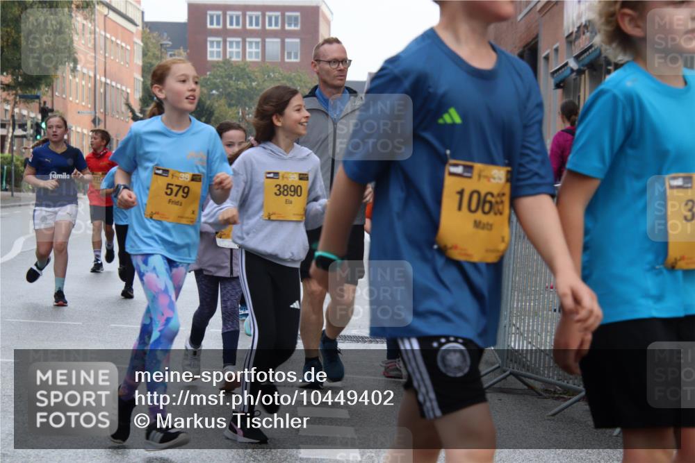 13.09.2026 - Kiel Lauf Markus Tischler http://msf.ph/oto/10449402 13.09.2026 08:58:37 Fleethörn 737, 579, 3890, 106, 3 meine-sportfotos.de
