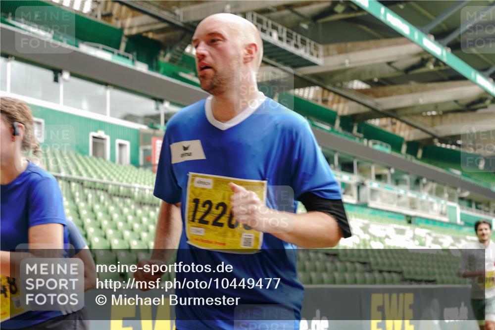 13.09.2026 - 21. swb-Marathon Bremen Michael Burmester http://msf.ph/oto/10449477 13.09.2026 10:30:42 Laufen im Stadion 10141, 10146, 10162, 10174, 10193, 10218, 10222, 10227, 10233, 10253, 10281, 10284, 10304, 10334, 10339, 10359, 10381, 10392, 10448, 10452, 10467, 10471, 10478, 10479, 10515, 10537, 10577, 10579, 10585, 10588, 10626, 10641, 10652, 10684, 10685, 10708, 10714, 10734, 10757, 10761, 10764, 10765, 10780, 10808, 10821, 10822, 10825, 10827, 10837, 10838, 10862, 10863, 10884, 10886, 10887, 10906, 10966, 10984, 11002, 11038, 11109, 11350, 11379 meine-sportfotos.de