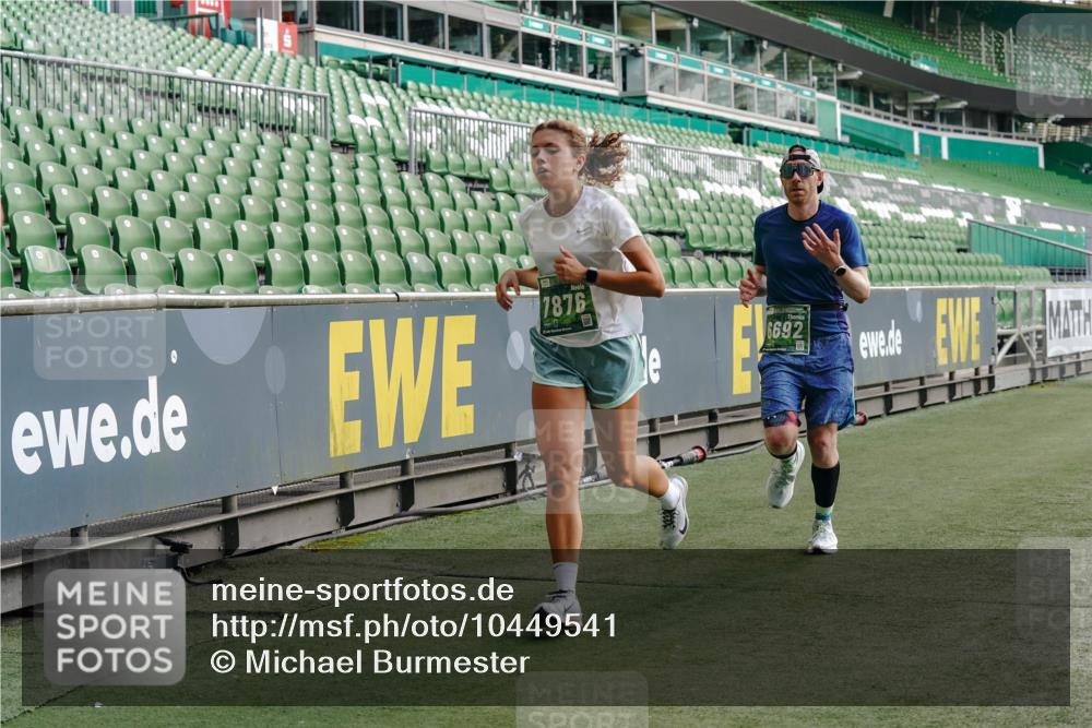 13.09.2026 - 21. swb-Marathon Bremen Michael Burmester http://msf.ph/oto/10449541 13.09.2026 12:48:28 Laufen im Stadion 382, 384, 524, 572, 621, 826, 889, 899, 1349, 1554, 1723, 1872, 1925, 2266, 2287, 2605, 2646, 2844, 2956, 3043, 3110, 3118, 3127, 3197, 3242, 3276, 3284, 3297, 3424, 3466, 3520, 3794, 3910, 3973, 4025, 4082, 4239, 4247, 4614, 4712, 4729, 4732, 4808, 4852, 4898, 4992, 5424, 5517, 5648, 5725, 5803, 5976, 6025, 6058, 6692, 6708, 6784, 6951, 7064, 7102, 7399, 7538, 7636, 7803, 7876, 8060, 8611, 8621, 8706, 8877, 8973, 8980, 8981, 9010, 9035, 9061, 9429, 9689, 9918 meine-sportfotos.de