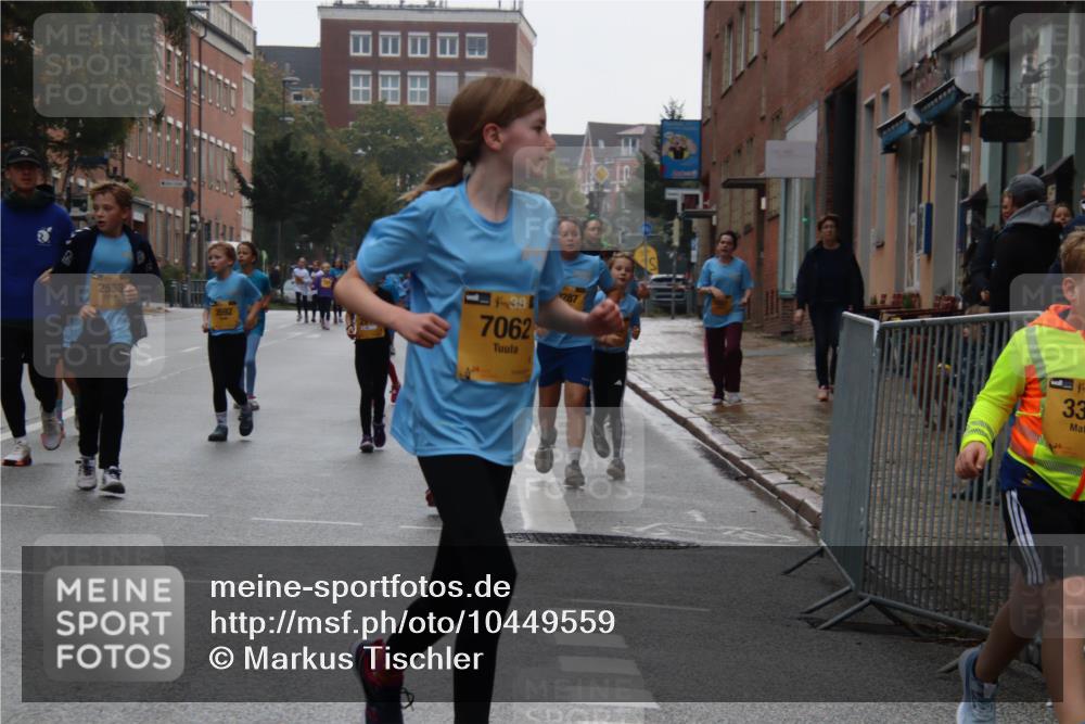 13.09.2026 - Kiel Lauf Markus Tischler http://msf.ph/oto/10449559 13.09.2026 09:00:02 Fleethörn 2553, 3592, 38, 7062, 287, 33 meine-sportfotos.de
