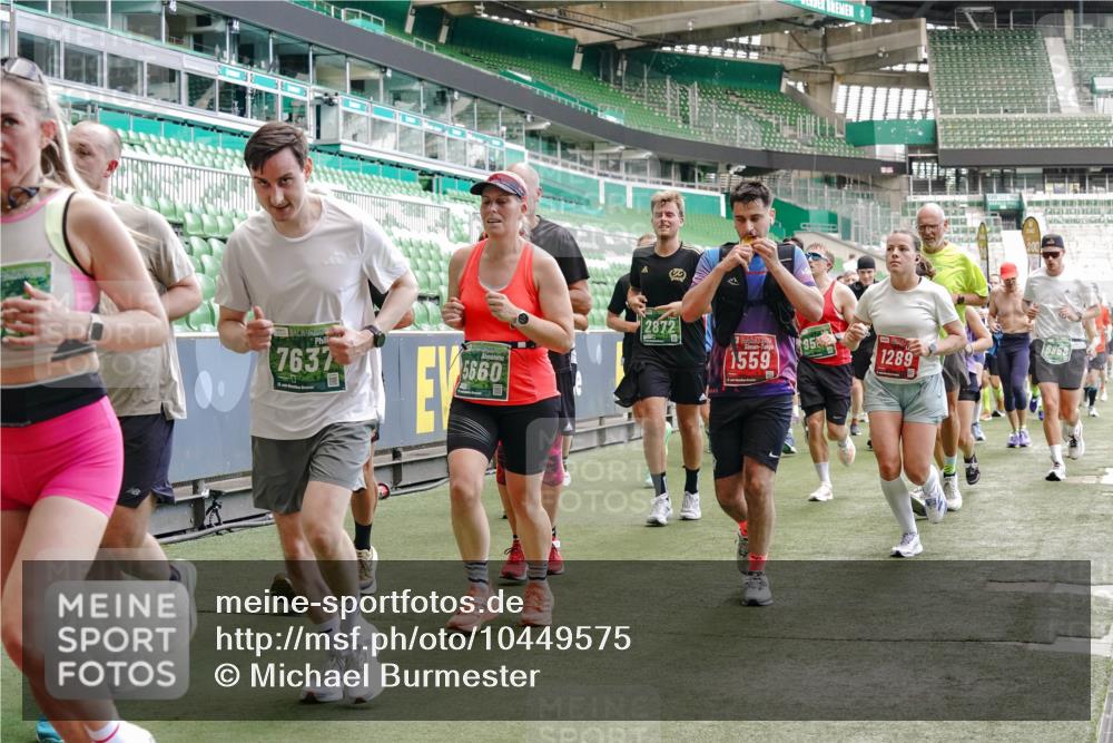 13.09.2026 - 21. swb-Marathon Bremen Michael Burmester http://msf.ph/oto/10449575 13.09.2026 13:09:07 Laufen im Stadion 164, 383, 391, 448, 532, 549, 551, 563, 625, 800, 808, 813, 869, 884, 898, 911, 1025, 1072, 1124, 1150, 1210, 1285, 1289, 1395, 1398, 1559, 1688, 1831, 1880, 1899, 2003, 2041, 2208, 2215, 2229, 2232, 2243, 2366, 2380, 2413, 2429, 2441, 2467, 2471, 2525, 2573, 2594, 2611, 2635, 2692, 2717, 2727, 2782, 2802, 2823, 2831, 2841, 2866, 2897, 2930, 2931, 2941, 3032, 3291, 3316, 3327, 3333, 3398, 3437, 3707, 3769, 109 meine-sportfotos.de