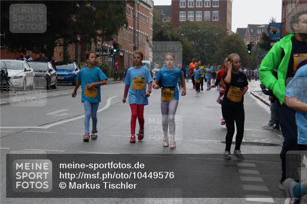 13.09.2026 - Kiel Lauf Markus Tischler http://msf.ph/oto/10449576 13.09.2026 09:00:11 Fleethörn 611, 2211, 12446, 39, 6062, 39, 5577, 435 meine-sportfotos.de