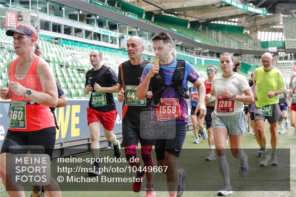 13.09.2026 - 21. swb-Marathon Bremen Michael Burmester http://msf.ph/oto/10449667 13.09.2026 13:09:09 Laufen im Stadion 164, 383, 391, 448, 532, 549, 551, 563, 625, 800, 808, 813, 869, 884, 898, 911, 1025, 1072, 1124, 1150, 1180, 1285, 1289, 1395, 1398, 1559, 1688, 1831, 1880, 1899, 2003, 2041, 2208, 2215, 2229, 2232, 2243, 2366, 2380, 2413, 2429, 2441, 2467, 2471, 2525, 2573, 2594, 2611, 2635, 2692, 2717, 2727, 2782, 2802, 2823, 2831, 2841, 2866, 2897, 2930, 2931, 2941, 3032, 3086, 3291, 3316, 3327, 3333, 3398, 3437, 3707, 3769, 109 meine-sportfotos.de