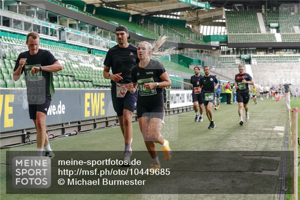 13.09.2026 - 21. swb-Marathon Bremen Michael Burmester http://msf.ph/oto/10449685 13.09.2026 12:48:35 Laufen im Stadion 382, 384, 524, 572, 621, 826, 889, 899, 1349, 1723, 1748, 1872, 1925, 2266, 2287, 2605, 2646, 2844, 2956, 3043, 3110, 3118, 3127, 3197, 3242, 3276, 3284, 3297, 3330, 3466, 3794, 3910, 3973, 4025, 4082, 4239, 4247, 4614, 4712, 4729, 4732, 4852, 4898, 4990, 4992, 5424, 5517, 5570, 5648, 5803, 5976, 6025, 6058, 6692, 6708, 6784, 6951, 7064, 7399, 7538, 7636, 7803, 7876, 8060, 8611, 8621, 8706, 8877, 8973, 8980, 8981, 9010, 9035, 9061, 9429, 9689, 9918 meine-sportfotos.de
