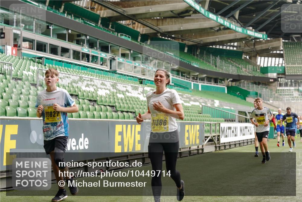 13.09.2026 - 21. swb-Marathon Bremen Michael Burmester http://msf.ph/oto/10449714 13.09.2026 10:30:46 Laufen im Stadion 10141, 10146, 10162, 10174, 10193, 10218, 10222, 10227, 10233, 10253, 10281, 10284, 10304, 10334, 10339, 10359, 10392, 10448, 10452, 10467, 10471, 10478, 10479, 10515, 10537, 10555, 10577, 10579, 10585, 10588, 10589, 10610, 10626, 10641, 10652, 10684, 10685, 10708, 10714, 10734, 10757, 10761, 10764, 10765, 10780, 10808, 10821, 10822, 10825, 10827, 10837, 10838, 10862, 10863, 10884, 10886, 10887, 10906, 10966, 10984, 11002, 11038, 11109, 11350, 11379 meine-sportfotos.de