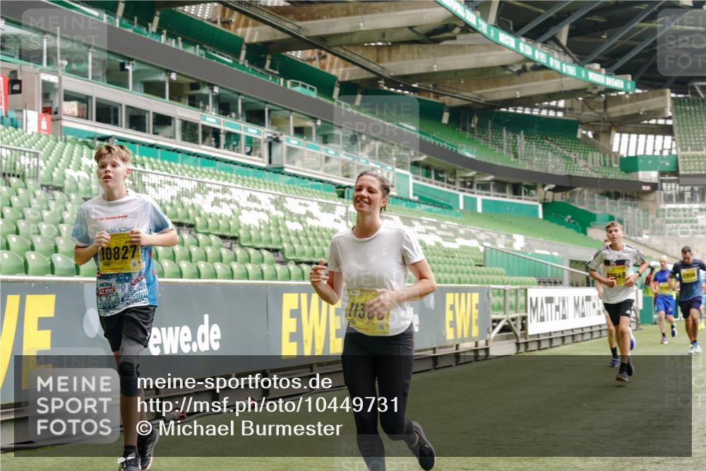 13.09.2026 - 21. swb-Marathon Bremen Michael Burmester http://msf.ph/oto/10449731 13.09.2026 10:30:46 Laufen im Stadion 10141, 10146, 10162, 10174, 10193, 10218, 10222, 10227, 10233, 10253, 10281, 10284, 10304, 10334, 10339, 10359, 10392, 10448, 10452, 10467, 10471, 10478, 10479, 10515, 10537, 10555, 10577, 10579, 10585, 10588, 10589, 10610, 10626, 10641, 10652, 10684, 10685, 10708, 10714, 10734, 10757, 10761, 10764, 10765, 10780, 10808, 10821, 10822, 10825, 10827, 10837, 10838, 10862, 10863, 10884, 10886, 10887, 10906, 10966, 10984, 11002, 11038, 11109, 11350, 11379 meine-sportfotos.de