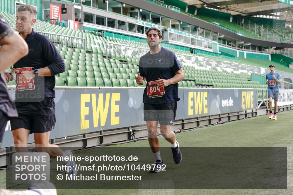 13.09.2026 - 21. swb-Marathon Bremen Michael Burmester http://msf.ph/oto/10449792 13.09.2026 12:48:40 Laufen im Stadion 382, 384, 524, 572, 621, 826, 889, 899, 1349, 1723, 1748, 1872, 1925, 2266, 2287, 2605, 2646, 2844, 2956, 3043, 3110, 3127, 3197, 3242, 3276, 3284, 3297, 3330, 3466, 3794, 3910, 3973, 4025, 4082, 4247, 4614, 4712, 4732, 4852, 4898, 4990, 4992, 5424, 5517, 5570, 5594, 5648, 5803, 5976, 6025, 6058, 6692, 6708, 6784, 6842, 6951, 7064, 7399, 7538, 7636, 7803, 7876, 8060, 8611, 8621, 8706, 8877, 8973, 8980, 8981, 9010, 9035, 9429, 9689, 9918 meine-sportfotos.de