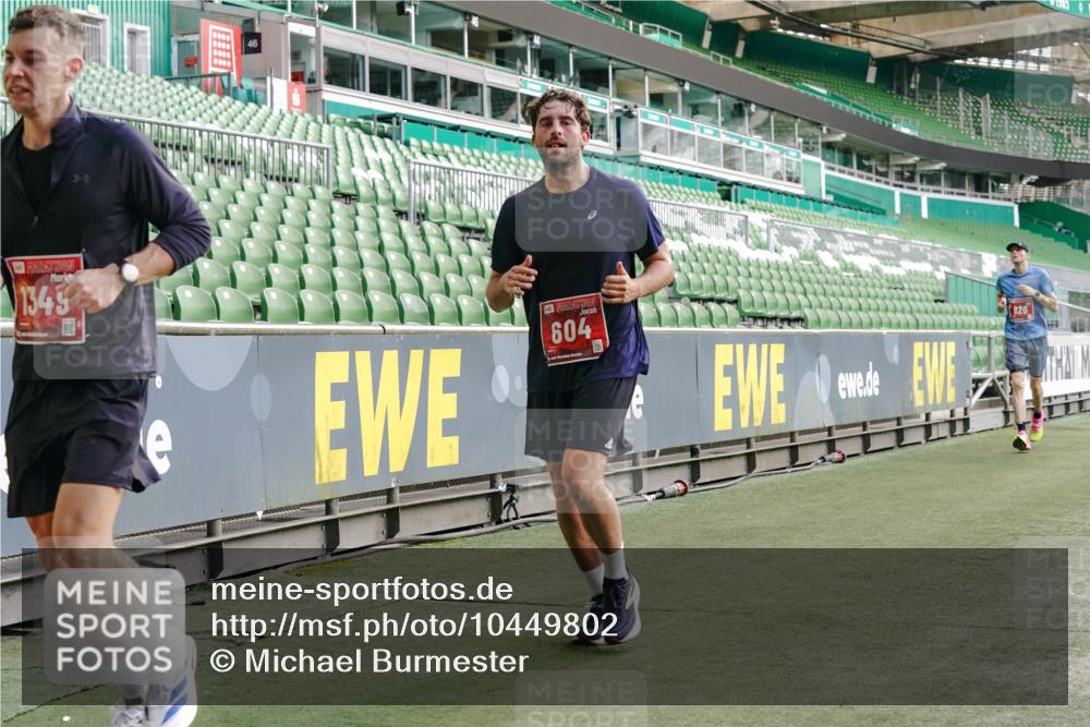 13.09.2026 - 21. swb-Marathon Bremen Michael Burmester http://msf.ph/oto/10449802 13.09.2026 12:48:40 Laufen im Stadion 382, 384, 524, 572, 621, 826, 889, 899, 1349, 1723, 1748, 1872, 1925, 2266, 2287, 2605, 2646, 2844, 2956, 3043, 3110, 3127, 3197, 3242, 3276, 3284, 3297, 3330, 3466, 3794, 3910, 3973, 4025, 4082, 4247, 4614, 4712, 4732, 4852, 4898, 4990, 4992, 5424, 5517, 5570, 5594, 5648, 5803, 5976, 6025, 6058, 6692, 6708, 6784, 6842, 6951, 7064, 7399, 7538, 7636, 7803, 7876, 8060, 8611, 8621, 8706, 8877, 8973, 8980, 8981, 9010, 9035, 9429, 9689, 9918 meine-sportfotos.de