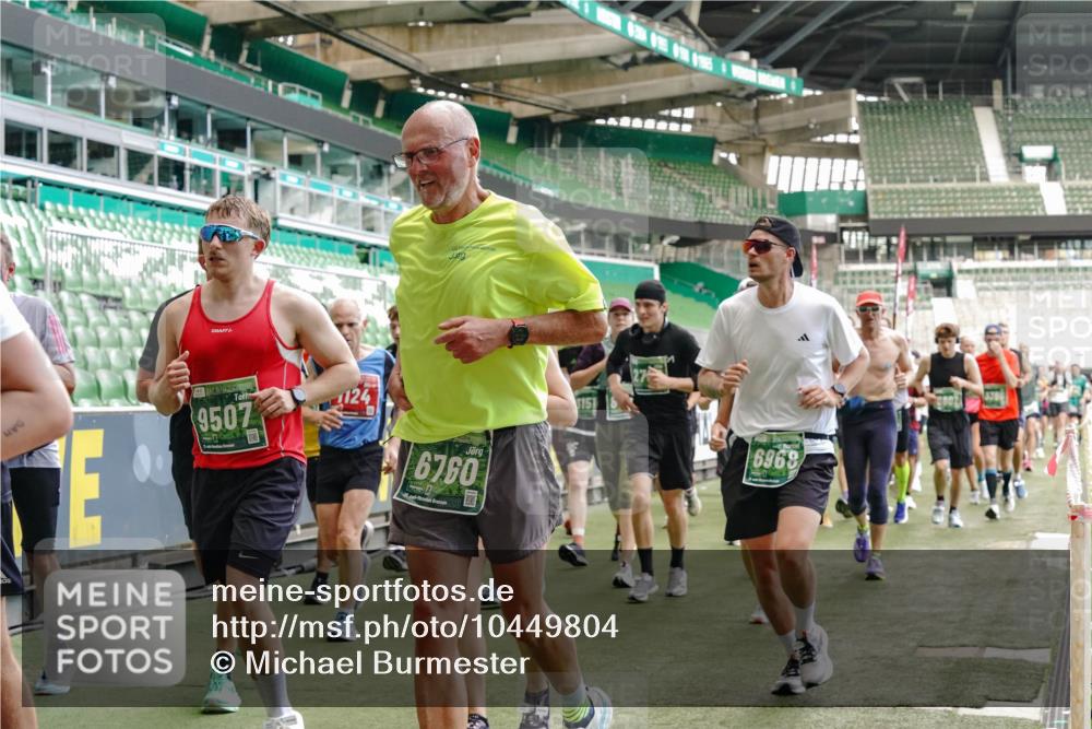 13.09.2026 - 21. swb-Marathon Bremen Michael Burmester http://msf.ph/oto/10449804 13.09.2026 13:09:10 Laufen im Stadion 164, 383, 391, 448, 532, 549, 551, 563, 625, 800, 808, 813, 869, 884, 898, 911, 1025, 1072, 1124, 1150, 1180, 1285, 1289, 1395, 1398, 1559, 1688, 1831, 1880, 1899, 2003, 2041, 2208, 2215, 2229, 2232, 2243, 2366, 2380, 2413, 2429, 2441, 2467, 2471, 2525, 2573, 2594, 2611, 2635, 2692, 2717, 2727, 2782, 2802, 2823, 2831, 2841, 2866, 2897, 2930, 2931, 2941, 3032, 3086, 3291, 3316, 3327, 3333, 3398, 3437, 3707, 3769, 109 meine-sportfotos.de