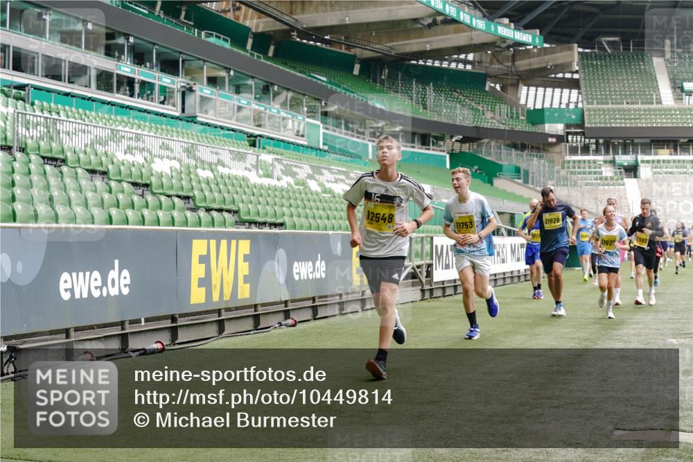 13.09.2026 - 21. swb-Marathon Bremen Michael Burmester http://msf.ph/oto/10449814 13.09.2026 10:30:48 Laufen im Stadion 10141, 10146, 10162, 10174, 10193, 10218, 10222, 10227, 10233, 10253, 10281, 10284, 10304, 10334, 10339, 10359, 10392, 10448, 10452, 10467, 10471, 10478, 10479, 10515, 10555, 10577, 10579, 10585, 10588, 10589, 10610, 10626, 10641, 10652, 10684, 10685, 10708, 10714, 10734, 10757, 10761, 10764, 10765, 10780, 10808, 10821, 10822, 10825, 10827, 10837, 10838, 10862, 10863, 10884, 10886, 10887, 10906, 10984, 11002, 11038, 11109, 11350, 11379 meine-sportfotos.de