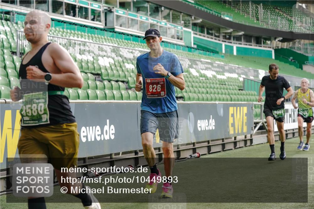 13.09.2026 - 21. swb-Marathon Bremen Michael Burmester http://msf.ph/oto/10449893 13.09.2026 12:48:43 Laufen im Stadion 382, 384, 524, 572, 621, 826, 889, 899, 1349, 1723, 1748, 1872, 1925, 2266, 2287, 2605, 2844, 2956, 3043, 3110, 3127, 3197, 3242, 3276, 3297, 3330, 3466, 3794, 3910, 3973, 4033, 4082, 4247, 4614, 4712, 4732, 4852, 4898, 4990, 4992, 5424, 5517, 5570, 5594, 5648, 5803, 5976, 6025, 6058, 6692, 6708, 6784, 6842, 6951, 7064, 7399, 7538, 7636, 7803, 7876, 8060, 8611, 8621, 8706, 8877, 8973, 8980, 8981, 9010, 9035, 9429, 9689, 9918 meine-sportfotos.de