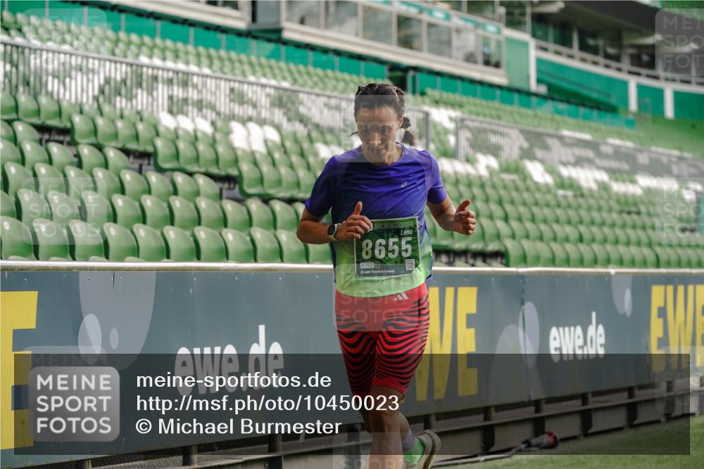 13.09.2026 - 21. swb-Marathon Bremen Michael Burmester http://msf.ph/oto/10450023 13.09.2026 12:48:52 Laufen im Stadion 382, 384, 524, 572, 779, 826, 889, 899, 1349, 1723, 1748, 1872, 1925, 2266, 2287, 2605, 2750, 2844, 2909, 2956, 3043, 3110, 3127, 3197, 3242, 3276, 3330, 3466, 3794, 3910, 3973, 4033, 4082, 4247, 4614, 4712, 4732, 4743, 4852, 4898, 4990, 4992, 5424, 5517, 5570, 5594, 5648, 5803, 6025, 6058, 6692, 6708, 6784, 6842, 6951, 7064, 7399, 7538, 7636, 7803, 7876, 8611, 8621, 8706, 8877, 8973, 8980, 8981, 9010, 9035, 9429 meine-sportfotos.de