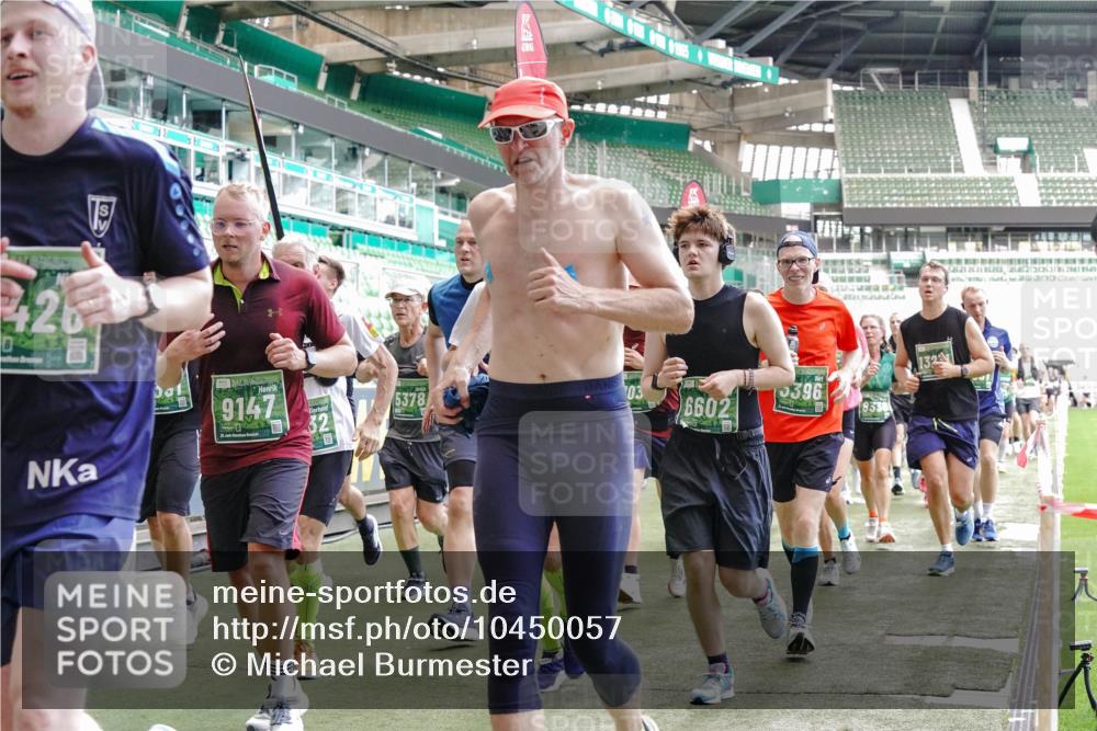 13.09.2026 - 21. swb-Marathon Bremen Michael Burmester http://msf.ph/oto/10450057 13.09.2026 13:09:14 Laufen im Stadion 164, 383, 391, 448, 532, 549, 551, 563, 625, 800, 808, 813, 869, 884, 898, 1025, 1072, 1124, 1150, 1180, 1285, 1289, 1395, 1398, 1559, 1688, 1831, 1880, 1899, 2041, 2208, 2215, 2229, 2232, 2243, 2366, 2380, 2413, 2429, 2441, 2467, 2471, 2525, 2573, 2594, 2611, 2635, 2692, 2714, 2717, 2727, 2782, 2802, 2823, 2841, 2866, 2897, 2920, 2930, 2931, 2941, 3032, 3063, 3086, 3291, 3316, 3327, 3333, 3398, 3437, 3707, 3769, 109 meine-sportfotos.de