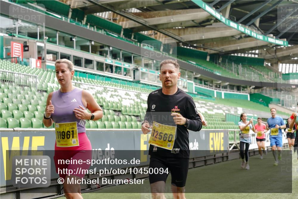 13.09.2026 - 21. swb-Marathon Bremen Michael Burmester http://msf.ph/oto/10450094 13.09.2026 10:30:53 Laufen im Stadion 10141, 10146, 10162, 10174, 10193, 10218, 10222, 10227, 10233, 10253, 10281, 10284, 10304, 10334, 10339, 10359, 10392, 10448, 10452, 10467, 10471, 10478, 10479, 10515, 10529, 10555, 10577, 10579, 10585, 10588, 10589, 10610, 10626, 10641, 10652, 10684, 10685, 10708, 10714, 10734, 10757, 10761, 10764, 10765, 10780, 10808, 10821, 10822, 10825, 10827, 10837, 10838, 10862, 10863, 10884, 10886, 10887, 10906, 10984, 11002, 11038, 11350, 11379 meine-sportfotos.de
