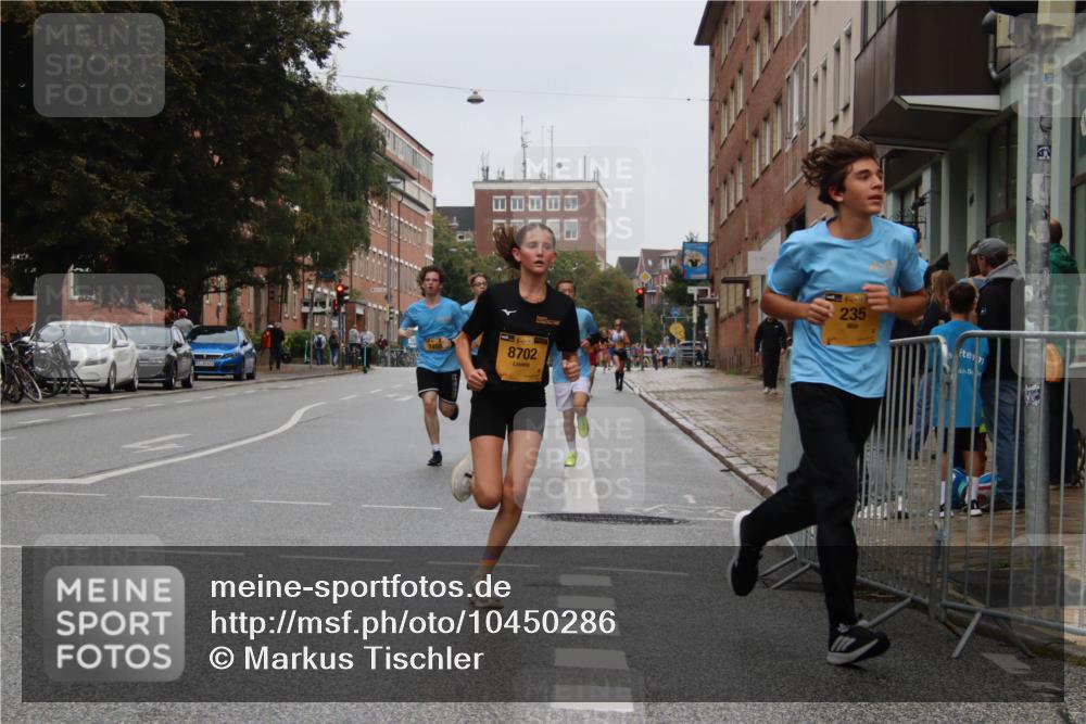 13.09.2026 - Kiel Lauf Markus Tischler http://msf.ph/oto/10450286 13.09.2026 09:38:11 Fleethörn 100001, 39, 8702, 105, 235 meine-sportfotos.de