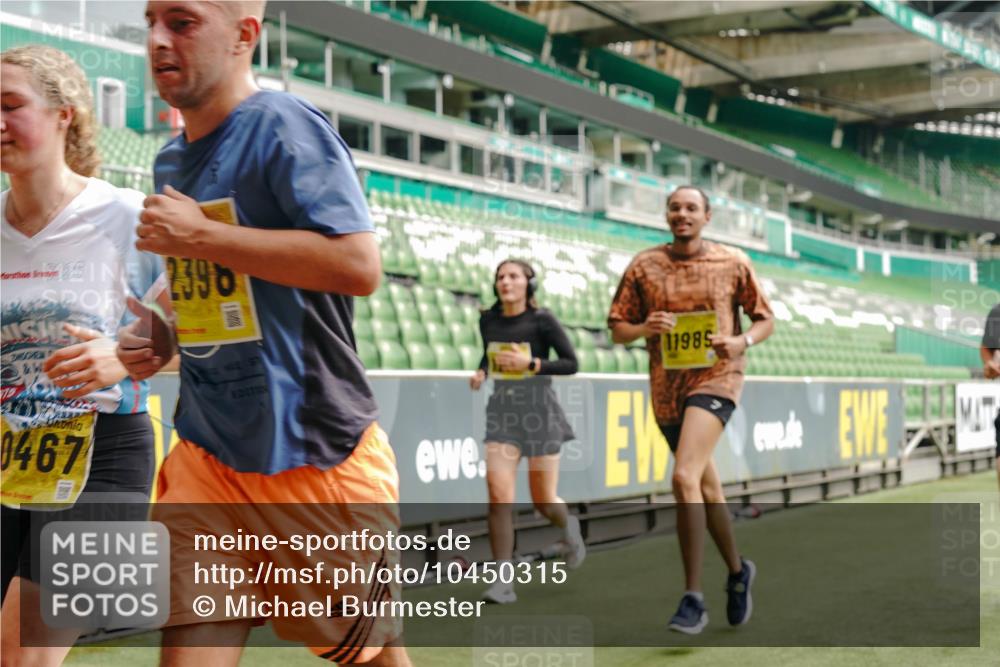 13.09.2026 - 21. swb-Marathon Bremen Michael Burmester http://msf.ph/oto/10450315 13.09.2026 10:31:00 Laufen im Stadion 10141, 10146, 10174, 10193, 10218, 10222, 10227, 10233, 10253, 10281, 10284, 10304, 10339, 10359, 10392, 10448, 10452, 10467, 10471, 10478, 10479, 10515, 10529, 10543, 10555, 10577, 10579, 10585, 10588, 10589, 10608, 10610, 10626, 10631, 10641, 10652, 10684, 10685, 10704, 10708, 10714, 10725, 10734, 10757, 10761, 10764, 10765, 10780, 10808, 10821, 10822, 10825, 10827, 10837, 10838, 10862, 10863, 10884, 10886, 10887, 10906, 10984, 11002, 11038, 11350, 11379 meine-sportfotos.de