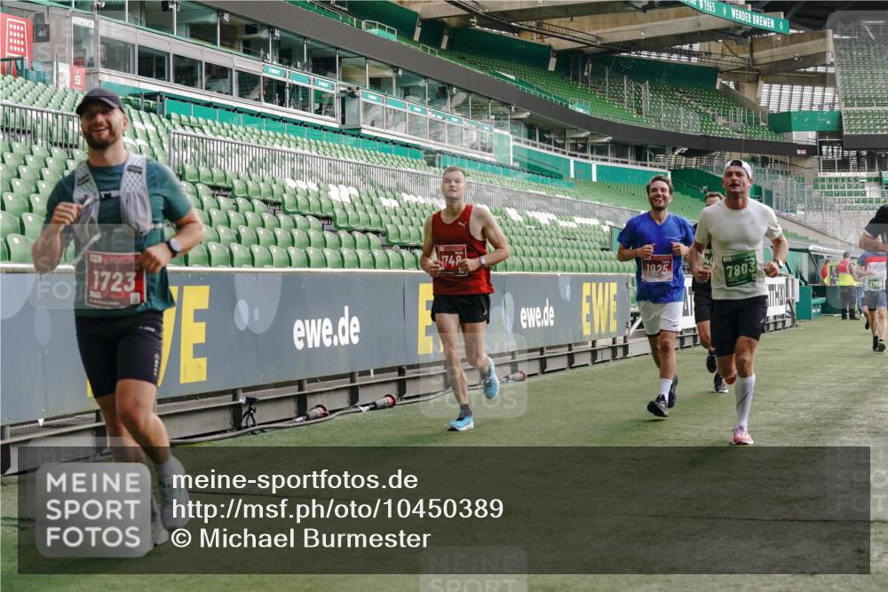 13.09.2026 - 21. swb-Marathon Bremen Michael Burmester http://msf.ph/oto/10450389 13.09.2026 12:49:07 Laufen im Stadion 382, 384, 524, 572, 670, 779, 826, 889, 899, 1349, 1517, 1605, 1723, 1748, 1872, 1925, 2287, 2288, 2605, 2750, 2844, 2909, 2956, 3043, 3110, 3127, 3197, 3242, 3276, 3330, 3466, 3625, 3910, 3973, 4033, 4082, 4247, 4384, 4712, 4732, 4743, 4852, 4898, 4990, 5424, 5517, 5570, 5585, 5594, 5648, 6025, 6058, 6652, 6692, 6842, 6906, 6951, 7064, 7109, 7115, 7399, 7636, 7803, 7876, 8611, 8706, 8877, 8973, 8981, 9010, 9035, 9429 meine-sportfotos.de