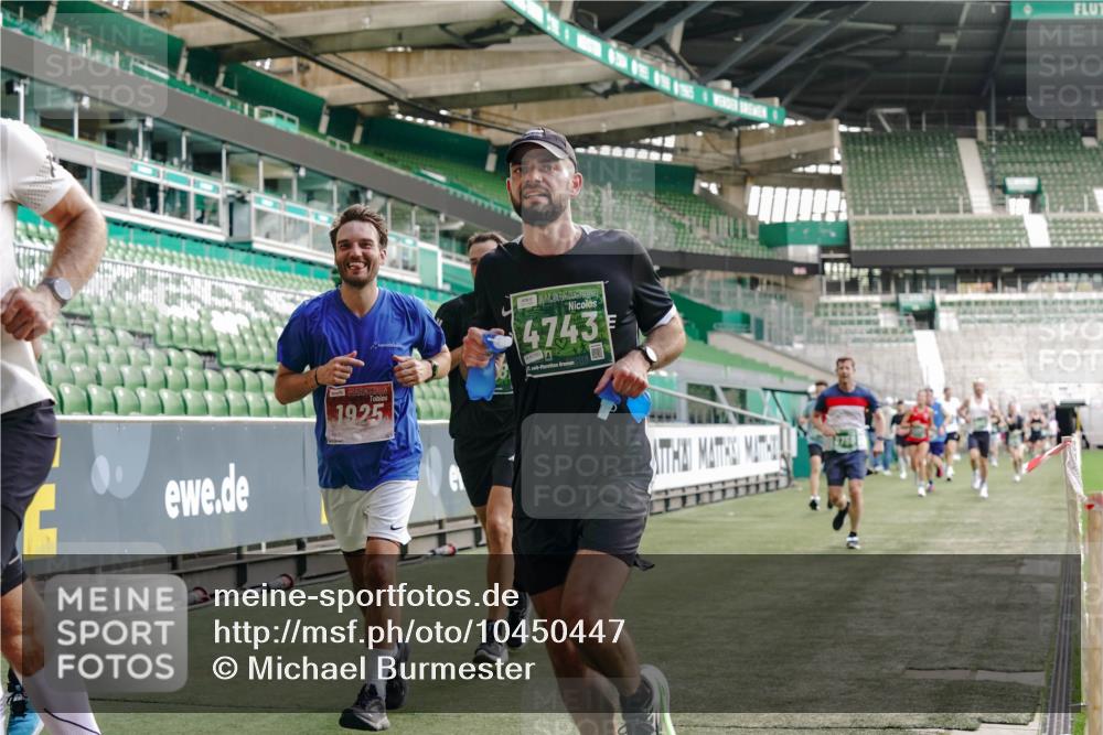 13.09.2026 - 21. swb-Marathon Bremen Michael Burmester http://msf.ph/oto/10450447 13.09.2026 12:49:09 Laufen im Stadion 382, 384, 524, 572, 663, 670, 779, 826, 889, 899, 1349, 1517, 1605, 1723, 1748, 1872, 1925, 2052, 2287, 2288, 2347, 2605, 2750, 2844, 2909, 2956, 3043, 3110, 3127, 3197, 3242, 3276, 3330, 3466, 3625, 3910, 3973, 4033, 4082, 4247, 4384, 4712, 4732, 4743, 4852, 4898, 4990, 5111, 5424, 5517, 5570, 5585, 5594, 5648, 6025, 6058, 6652, 6692, 6842, 6906, 6951, 7064, 7109, 7115, 7399, 7636, 7803, 7876, 8611, 8706, 8877, 8973, 8981, 9010, 9035, 9429 meine-sportfotos.de