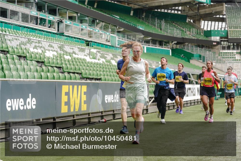 13.09.2026 - 21. swb-Marathon Bremen Michael Burmester http://msf.ph/oto/10450481 13.09.2026 10:31:05 Laufen im Stadion 10141, 10146, 10174, 10193, 10222, 10227, 10233, 10281, 10284, 10304, 10339, 10359, 10392, 10448, 10452, 10467, 10471, 10478, 10479, 10515, 10529, 10543, 10555, 10577, 10579, 10585, 10588, 10589, 10608, 10610, 10626, 10631, 10641, 10652, 10684, 10685, 10704, 10708, 10714, 10725, 10734, 10757, 10761, 10764, 10765, 10780, 10808, 10821, 10822, 10827, 10837, 10838, 10862, 10863, 10884, 10886, 10887, 10906, 10984, 11002, 11038, 11350, 11379 meine-sportfotos.de
