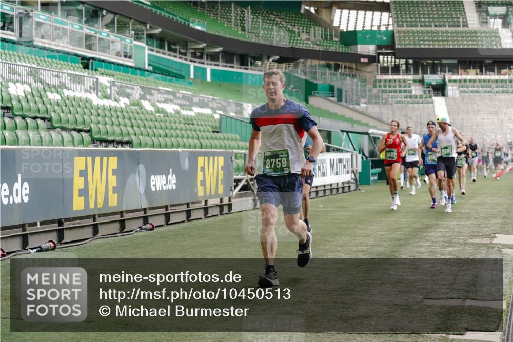 13.09.2026 - 21. swb-Marathon Bremen Michael Burmester http://msf.ph/oto/10450513 13.09.2026 12:49:12 Laufen im Stadion 382, 384, 524, 572, 663, 670, 779, 826, 889, 899, 1349, 1517, 1605, 1723, 1748, 1872, 1925, 2052, 2287, 2288, 2347, 2605, 2750, 2844, 2909, 3043, 3110, 3127, 3197, 3242, 3276, 3330, 3466, 3625, 3910, 3973, 4033, 4082, 4247, 4384, 4712, 4732, 4743, 4852, 4898, 4990, 5111, 5424, 5517, 5570, 5585, 5594, 5648, 6025, 6058, 6652, 6692, 6842, 6906, 6951, 7064, 7109, 7115, 7399, 7636, 7803, 7876, 8706, 8877, 8973, 8981, 9010, 9035, 9429 meine-sportfotos.de
