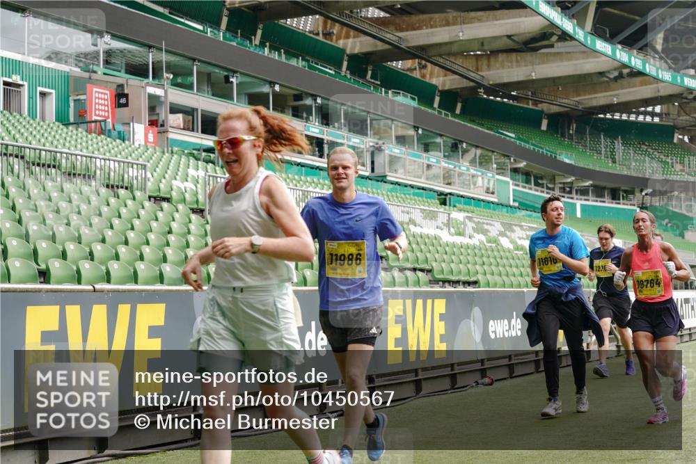 13.09.2026 - 21. swb-Marathon Bremen Michael Burmester http://msf.ph/oto/10450567 13.09.2026 10:31:06 Laufen im Stadion 10141, 10146, 10174, 10193, 10222, 10227, 10233, 10255, 10281, 10284, 10304, 10339, 10359, 10392, 10448, 10452, 10467, 10471, 10478, 10479, 10515, 10529, 10543, 10555, 10577, 10579, 10585, 10588, 10589, 10608, 10610, 10626, 10631, 10641, 10652, 10684, 10685, 10704, 10708, 10714, 10725, 10734, 10757, 10761, 10764, 10765, 10780, 10808, 10821, 10822, 10827, 10837, 10838, 10862, 10863, 10884, 10886, 10887, 10906, 10984, 11002, 11038, 11350, 11379 meine-sportfotos.de