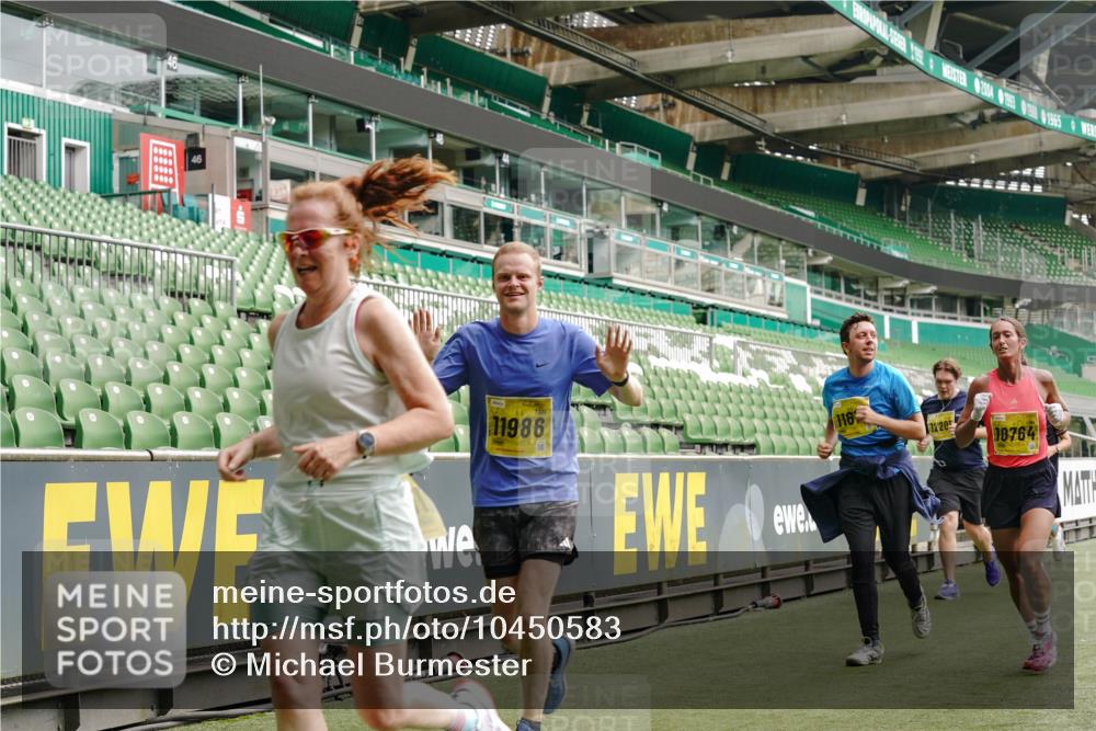 13.09.2026 - 21. swb-Marathon Bremen Michael Burmester http://msf.ph/oto/10450583 13.09.2026 10:31:06 Laufen im Stadion 10141, 10146, 10174, 10193, 10222, 10227, 10233, 10255, 10281, 10284, 10304, 10339, 10359, 10392, 10448, 10452, 10467, 10471, 10478, 10479, 10515, 10529, 10543, 10555, 10577, 10579, 10585, 10588, 10589, 10608, 10610, 10626, 10631, 10641, 10652, 10684, 10685, 10704, 10708, 10714, 10725, 10734, 10757, 10761, 10764, 10765, 10780, 10808, 10821, 10822, 10827, 10837, 10838, 10862, 10863, 10884, 10886, 10887, 10906, 10984, 11002, 11038, 11350, 11379 meine-sportfotos.de